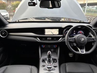 2025 ALFA Romeo STELVIO 照片 6