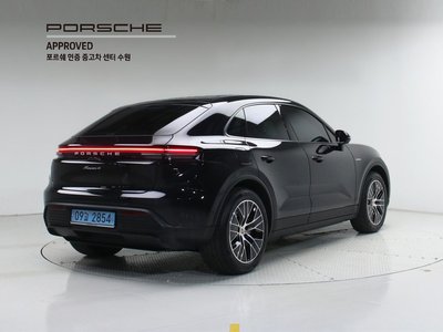 PORSCHE MACAN - 5