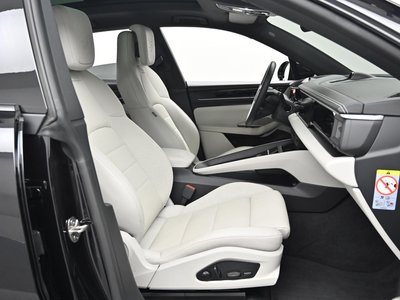 PORSCHE MACAN - 10