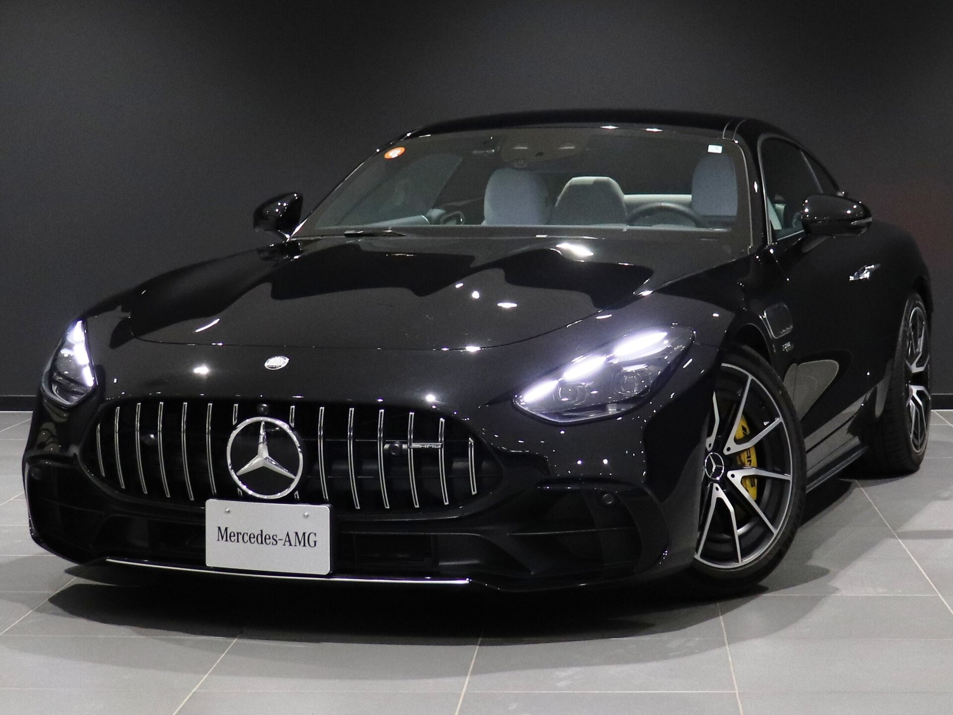 MERCEDES-BENZ GT AMG - View 1