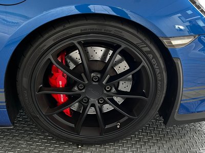 PORSCHE CAYMAN GT4 - 7