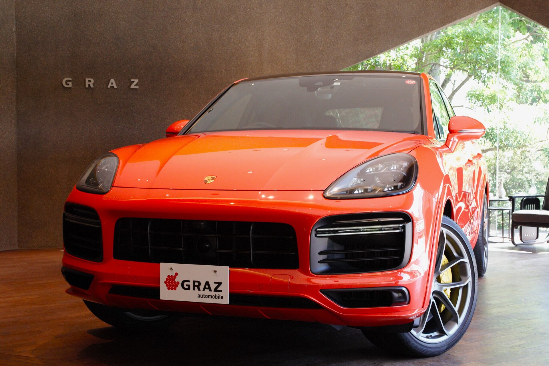 PORSCHE CAYENNE - View 1