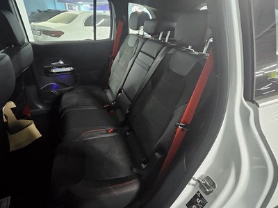 2025 Mercedes-BENZ GLB — миниатюра 14