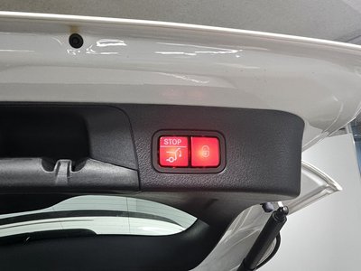 2025 Mercedes-BENZ GLB — миниатюра 18