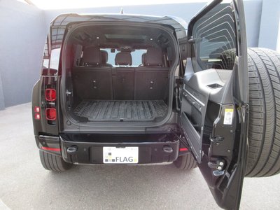 LAND ROVER DEFENDER - 7