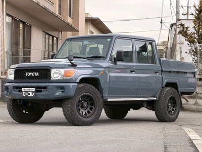 TOYOTA LAND CRUISER - 1