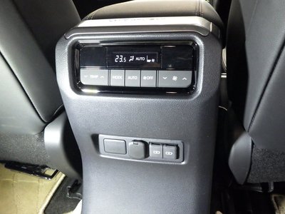 2024 Toyota LAND CRUISER 250 — миниатюра 27
