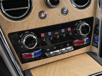 صورة 34 لـ 2019 ROLLS-ROYCE CULLINAN