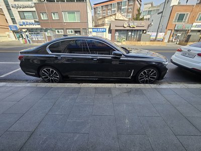 BMW 7 SERIES - 4