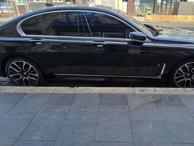 BMW 7 SERIES - 1