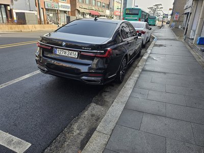 BMW 7 SERIES - 2