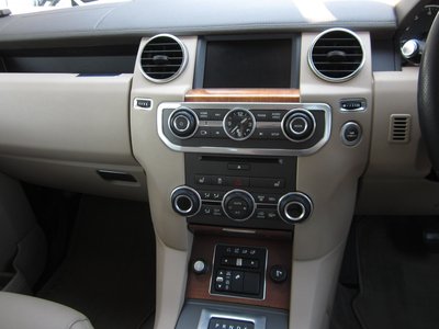 2015 LAND Rover DISCOVERY — миниатюра 24