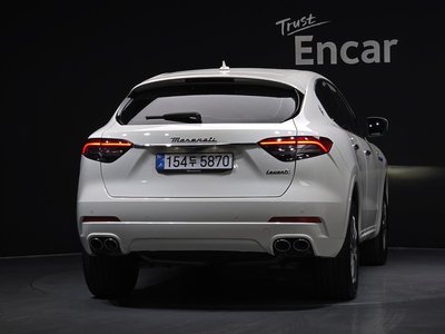 صورة 3 لـ 2022 Maserati LEVANTE
