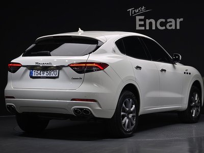صورة 4 لـ 2022 Maserati LEVANTE