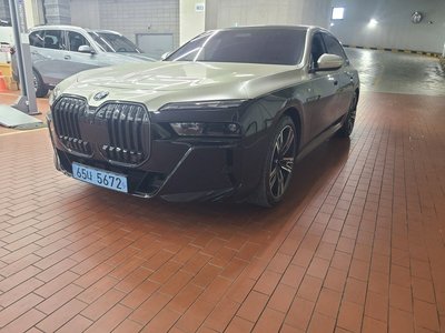 BMW I7 - 1