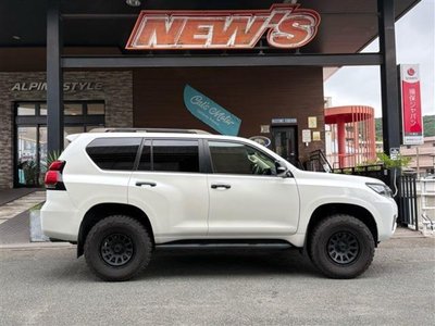 TOYOTA LAND CRUISER PRADO - 7
