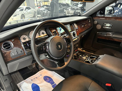 ROLLS-ROYCE GHOST - 3