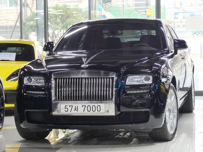 ROLLS-ROYCE GHOST