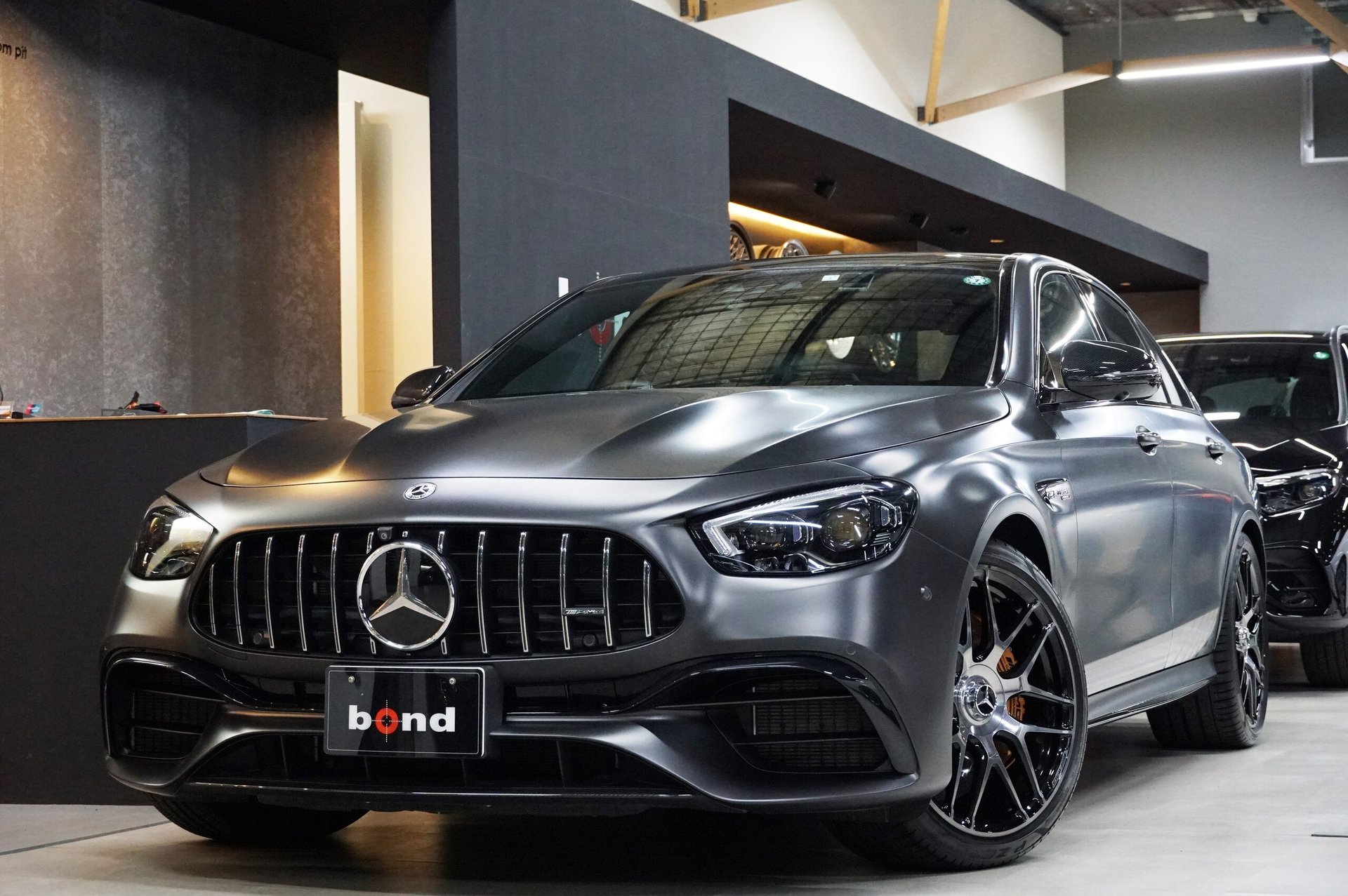 MERCEDES-BENZ E-CLASS AMG - View 1