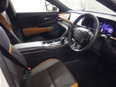 TOYOTA CROWN CROSSOVER - 9