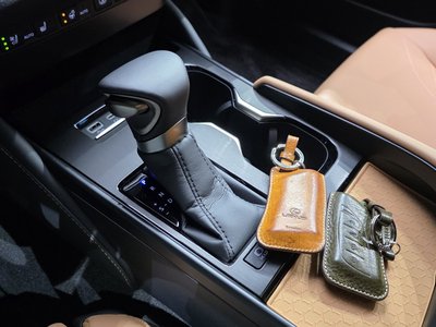 2025 Lexus ES — миниатюра 12
