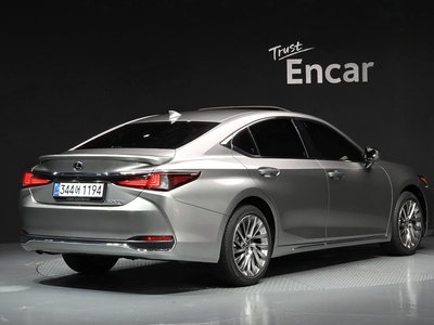 2025 Lexus ES — фото 4