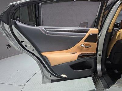 2025 Lexus ES — миниатюра 15