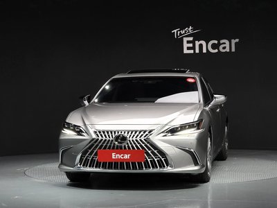2025 Lexus ES — фото 2