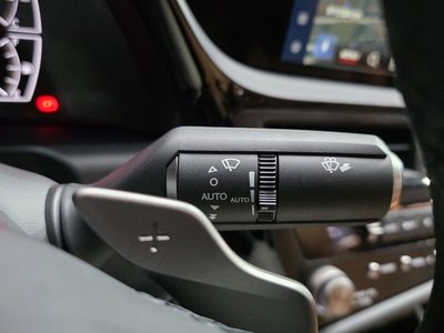 2025 Lexus ES — миниатюра 30