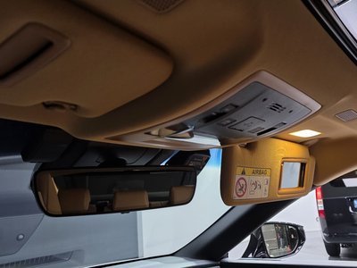 2025 Lexus ES — миниатюра 24