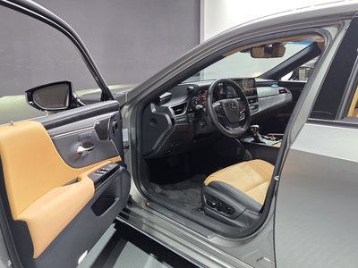 2025 Lexus ES — миниатюра 13