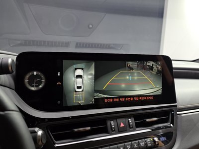 2025 Lexus ES — миниатюра 21