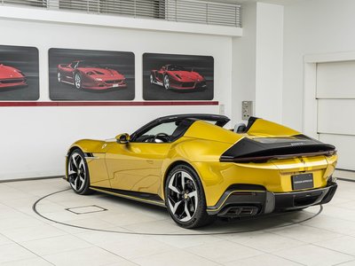 FERRARI 12CILINDRI - 8