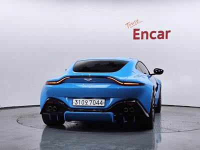 ASTON MARTIN VANTAGE - 4