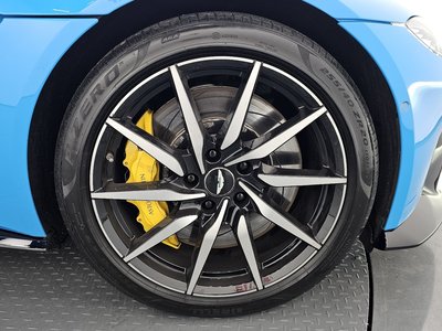 ASTON MARTIN VANTAGE - 6