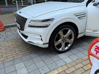 GENESIS GV80 - 3