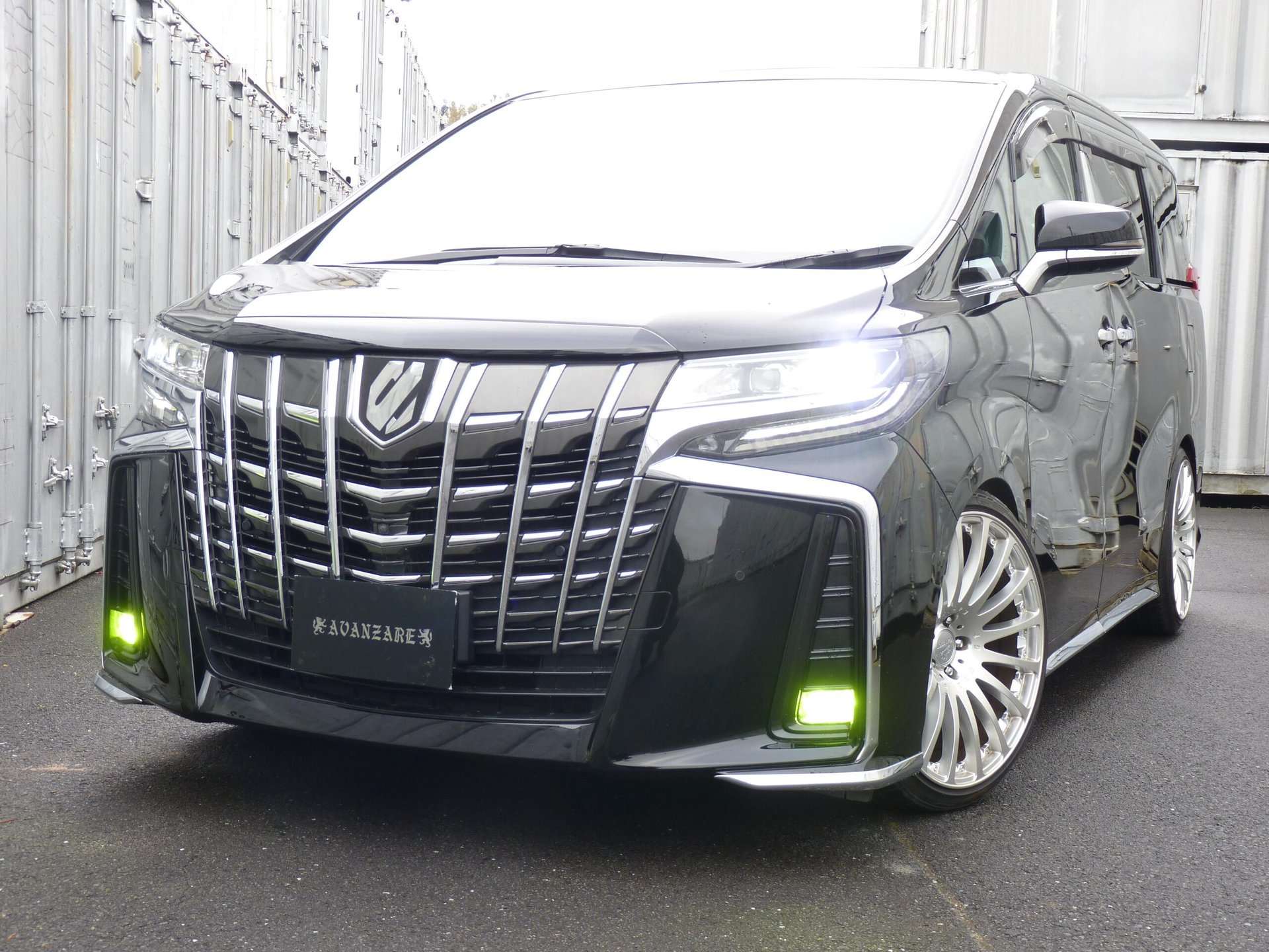 TOYOTA ALPHARD - View 1