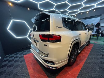 صورة مصغرة 11 لـ 2023 Toyota LAND CRUISER 300