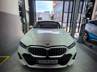 صورة 9 لـ 2025 BMW 5 SERIES