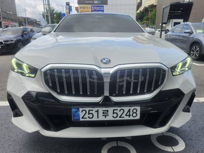 صورة 1 لـ 2025 BMW 5 SERIES