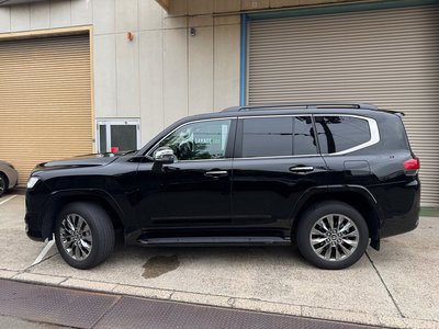 صورة 4 لـ 2024 Toyota LAND CRUISER 300