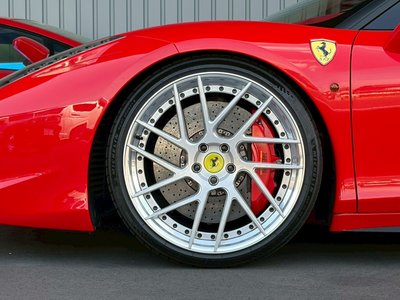 2010 Ferrari 458 ITALIA thumbnail 24