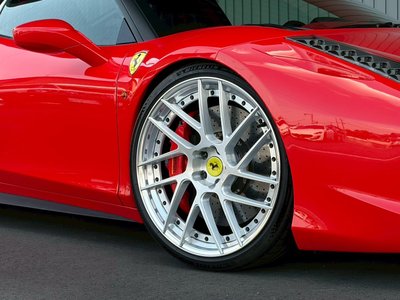 2010 Ferrari 458 ITALIA thumbnail 26