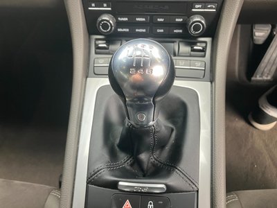 صورة 7 لـ 2018 Porsche 718