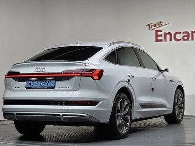 AUDI E-TRON - 4