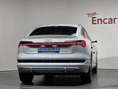 AUDI E-TRON - 3