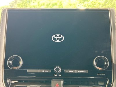 2025 Toyota ALPHARD photo 3