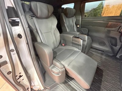 2025 Toyota ALPHARD photo 10