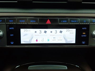 2022 Genesis G90 (RS4) photo 10