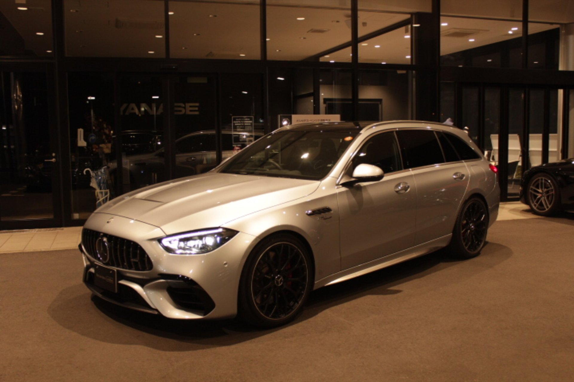 MERCEDES-BENZ C-CLASS AMG - View 1